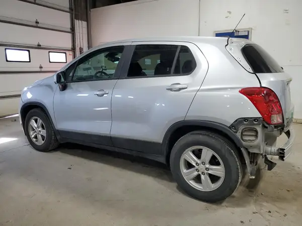 KL7CJKSB6MB303764 2021 CHEVROLET TRAX - Image 2