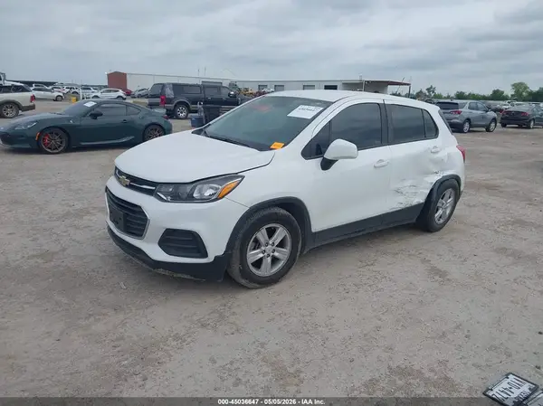 KL7CJKSB6MB304073 2021 CHEVROLET TRAX - Image 2