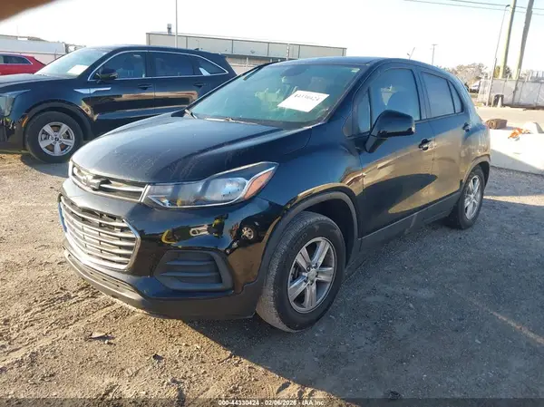 KL7CJKSB6MB307684 2021 CHEVROLET TRAX - Image 2