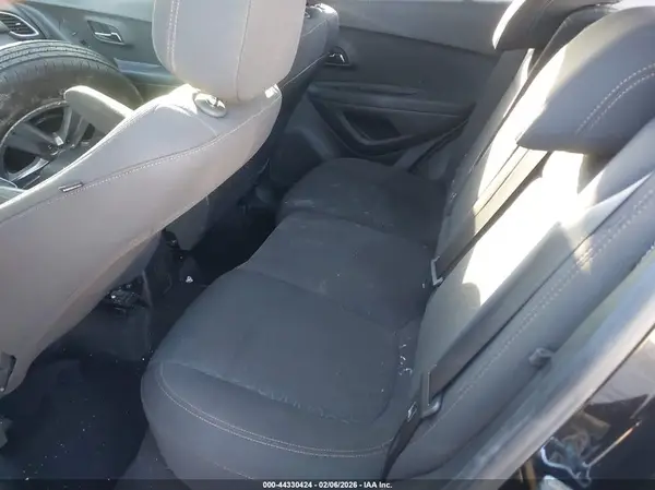 KL7CJKSB6MB307684 2021 CHEVROLET TRAX - Image 8