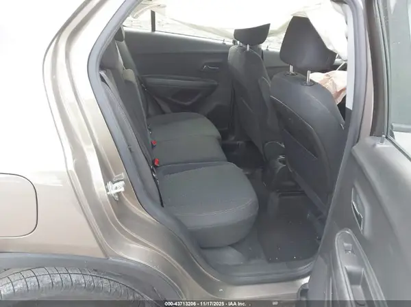 KL7CJKSB6MB313453 2021 CHEVROLET TRAX - Image 8