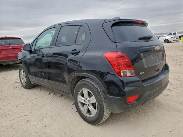 KL7CJKSB6MB313632 2021 CHEVROLET TRAX - Image 2