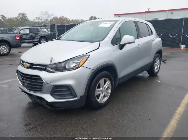 KL7CJKSB6MB315106 2021 CHEVROLET TRAX - Image 2