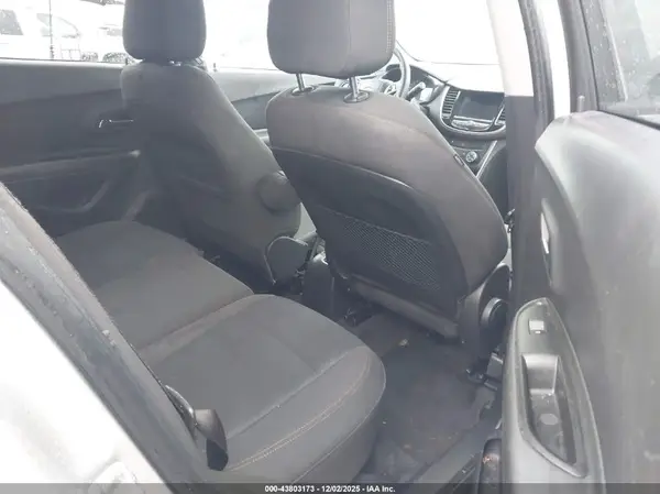 KL7CJKSB6MB315106 2021 CHEVROLET TRAX - Image 8