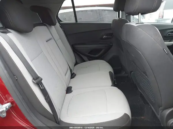 KL7CJKSB6MB318362 2021 CHEVROLET TRAX - Image 8