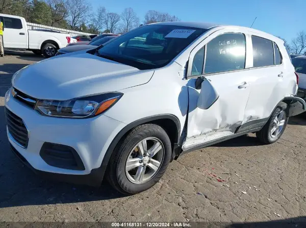 KL7CJKSB6MB341057 2021 CHEVROLET TRAX - Image 2