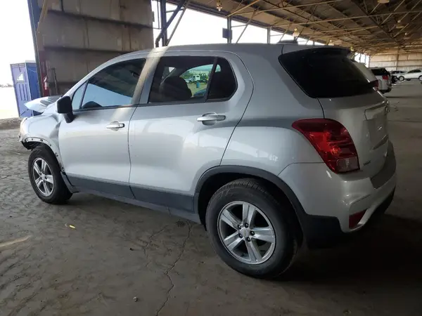 KL7CJKSB6MB350681 2021 CHEVROLET TRAX - Image 2