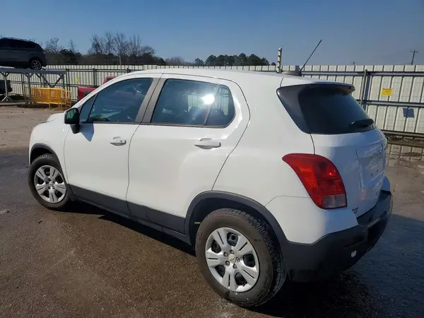 KL7CJKSB7GB515853 2016 CHEVROLET TRAX - Image 2
