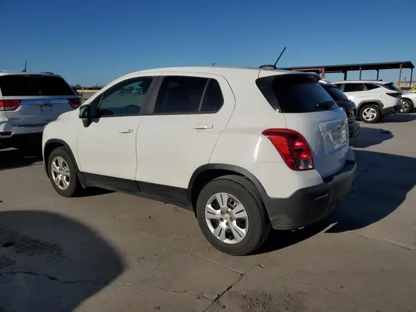 KL7CJKSB7GB517621 2016 CHEVROLET TRAX - Image 2
