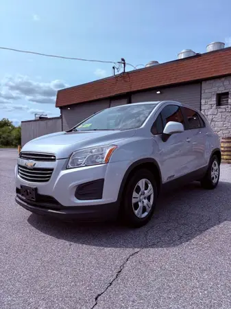 KL7CJKSB7GB562199 2016 CHEVROLET TRAX - Image 2