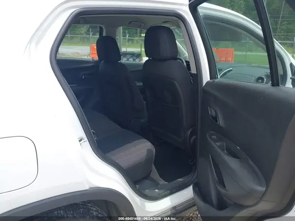 KL7CJKSB7GB632252 2016 CHEVROLET TRAX - Image 8