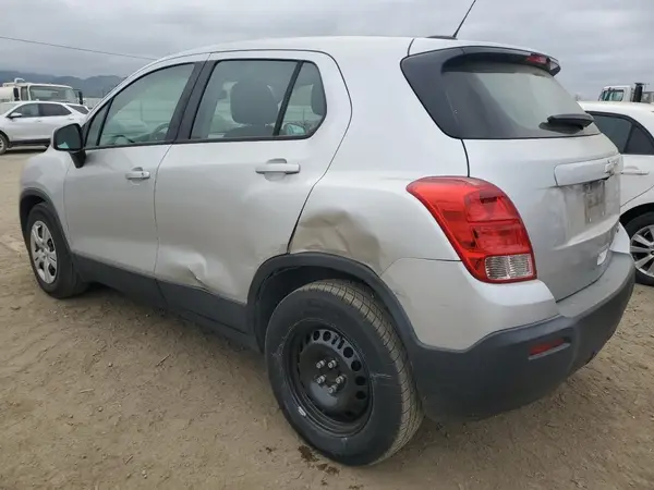 KL7CJKSB7GB650427 2016 CHEVROLET TRAX - Image 2