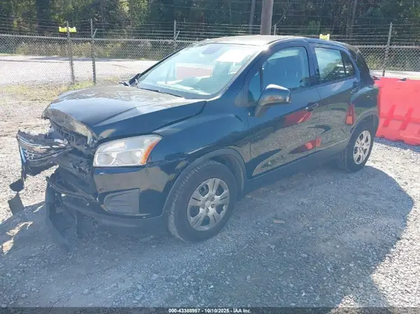 KL7CJKSB7GB664005 2016 CHEVROLET TRAX - Image 2