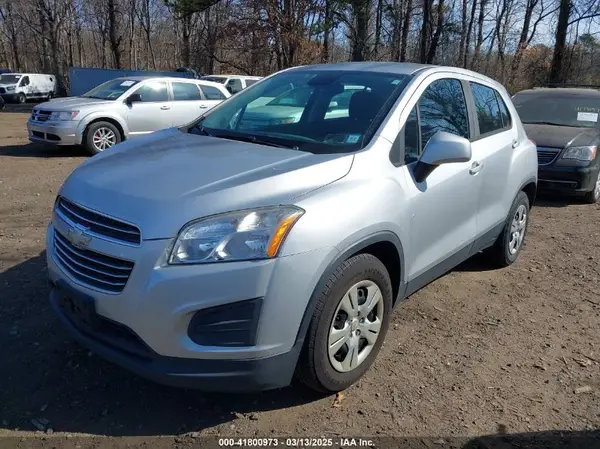 KL7CJKSB7GB665087 2016 CHEVROLET TRAX - Image 2