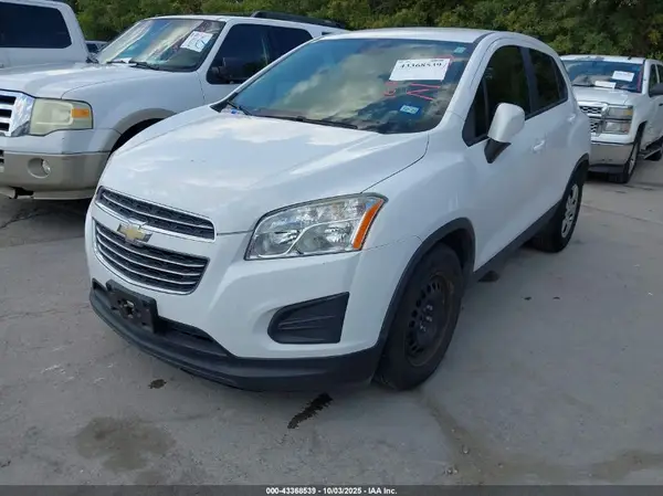 KL7CJKSB7GB672749 2016 CHEVROLET TRAX - Image 2