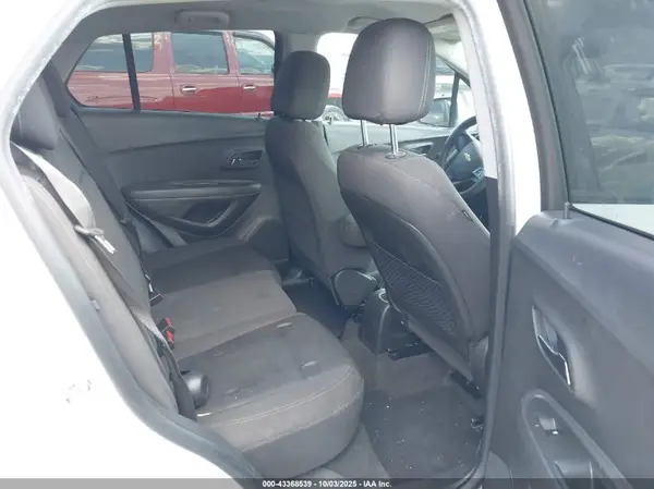 KL7CJKSB7GB672749 2016 CHEVROLET TRAX - Image 8