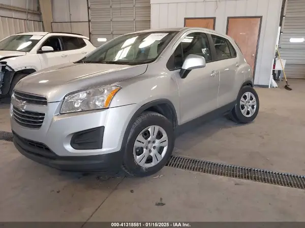 KL7CJKSB7GB682407 2016 CHEVROLET TRAX - Image 2