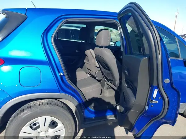 KL7CJKSB7GB718502 2016 CHEVROLET TRAX - Image 8