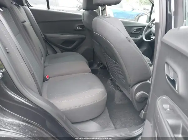 KL7CJKSB7GB733761 2016 CHEVROLET TRAX - Image 8