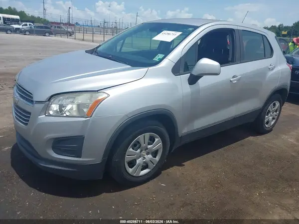 KL7CJKSB7GB760586 2016 CHEVROLET TRAX - Image 2
