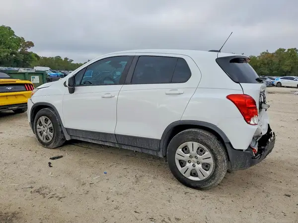 KL7CJKSB7HB103630 2017 CHEVROLET TRAX - Image 2