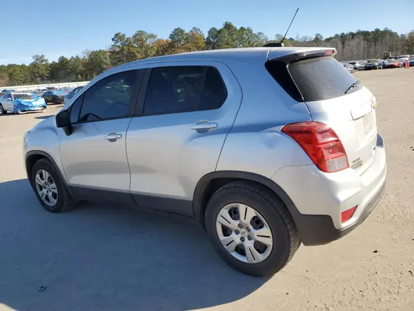 KL7CJKSB7HB129595 2017 CHEVROLET TRAX - Image 2