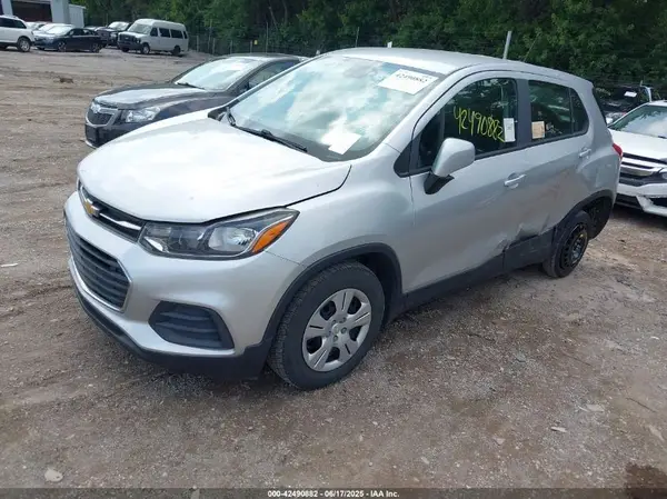 KL7CJKSB7HB146462 2017 CHEVROLET TRAX - Image 2