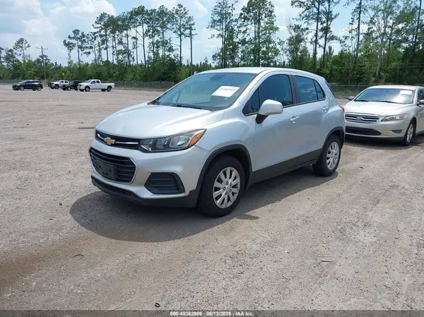 KL7CJKSB7HB176576 2017 CHEVROLET TRAX - Image 2