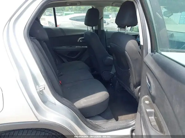 KL7CJKSB7HB176576 2017 CHEVROLET TRAX - Image 8