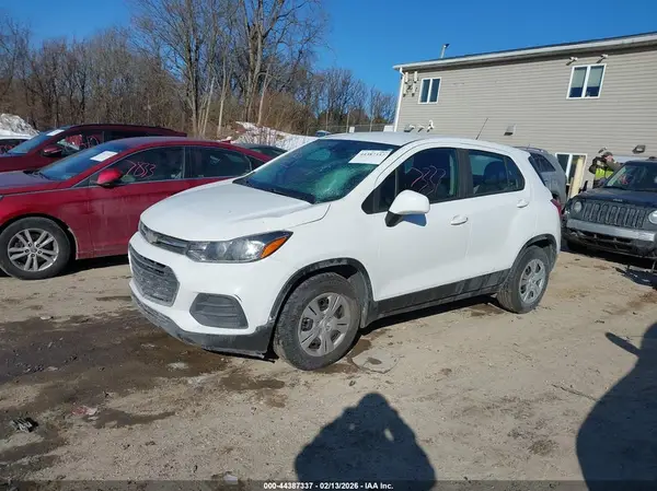KL7CJKSB7HB225436 2017 CHEVROLET TRAX - Image 2