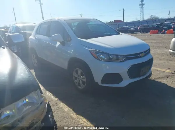KL7CJKSB7JB509770 2018 CHEVROLET TRAX - Image 1
