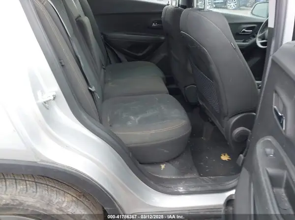 KL7CJKSB7JB574540 2018 CHEVROLET TRAX - Image 8