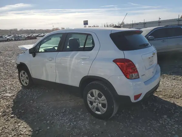 KL7CJKSB7JB598952 2018 CHEVROLET TRAX - Image 2