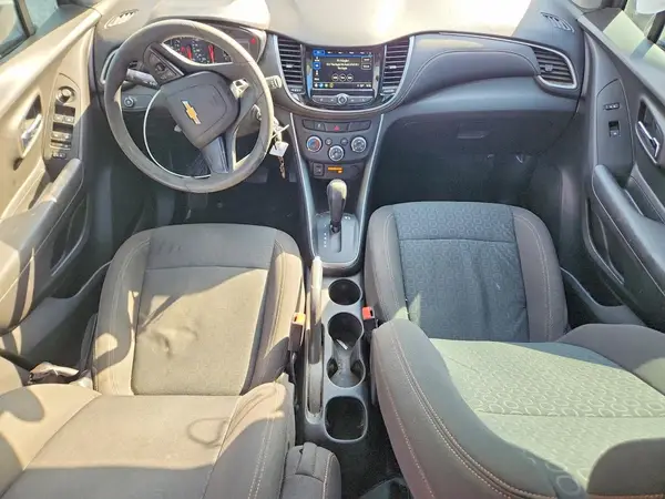 KL7CJKSB7JB599907 2018 CHEVROLET TRAX - Image 8