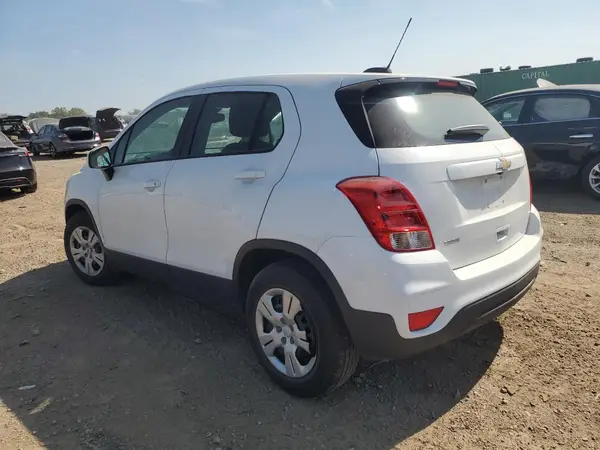 KL7CJKSB7JB601347 2018 CHEVROLET TRAX - Image 2