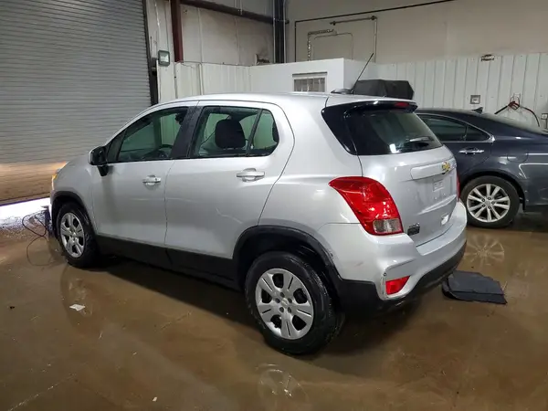 KL7CJKSB7JB602644 2018 CHEVROLET TRAX - Image 2