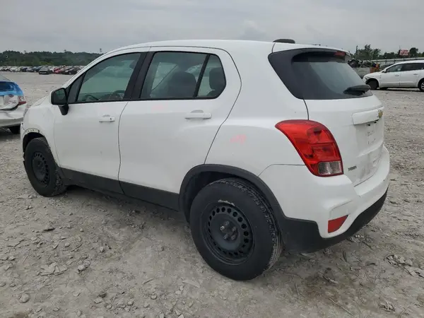 KL7CJKSB7JB627897 2018 CHEVROLET TRAX - Image 2