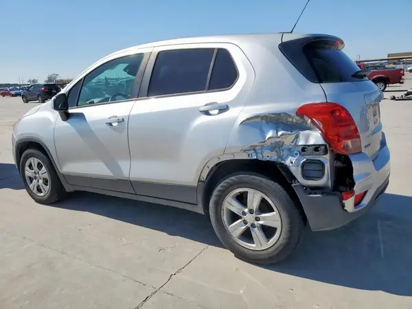 KL7CJKSB7JB646370 2018 CHEVROLET TRAX - Image 2