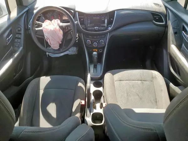 KL7CJKSB7JB646370 2018 CHEVROLET TRAX - Image 8
