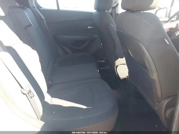 KL7CJKSB7JB647406 2018 CHEVROLET TRAX - Image 8