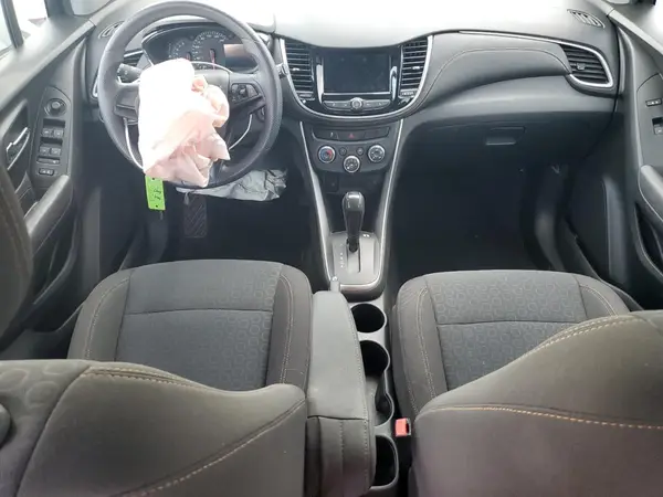 KL7CJKSB7JB716353 2018 CHEVROLET TRAX - Image 8