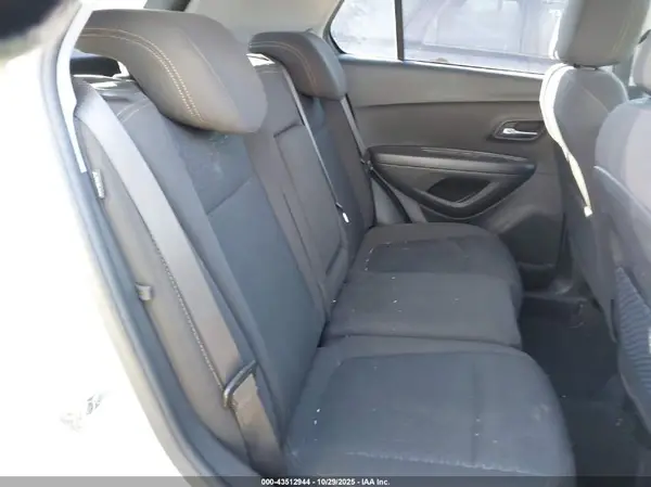 KL7CJKSB7LB016514 2020 CHEVROLET TRAX - Image 8