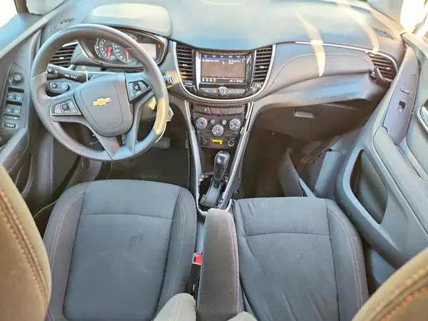 KL7CJKSB7LB021728 2020 CHEVROLET TRAX - Image 8