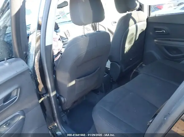 KL7CJKSB7LB022376 2020 CHEVROLET TRAX - Image 8