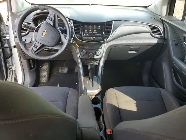KL7CJKSB7LB022927 2020 CHEVROLET TRAX - Image 8