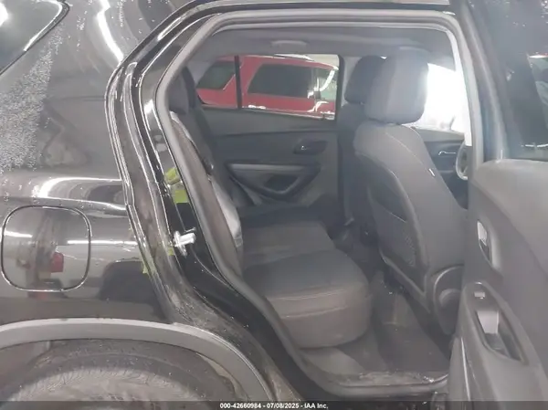 KL7CJKSB7LB029585 2020 CHEVROLET TRAX - Image 8