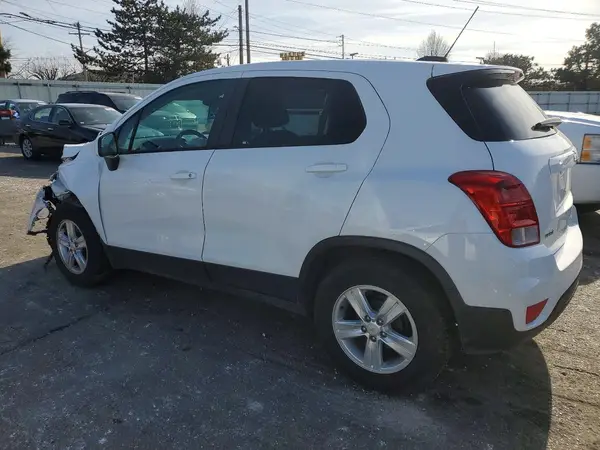 KL7CJKSB7LB032437 2020 CHEVROLET TRAX - Image 2