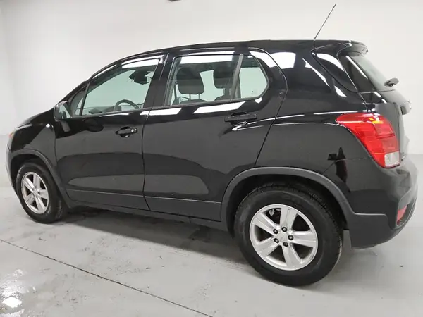 KL7CJKSB7LB037606 2020 CHEVROLET TRAX - Image 2