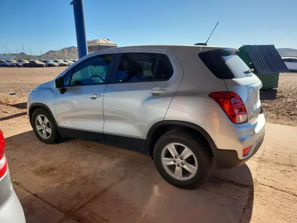 KL7CJKSB7LB038139 2020 CHEVROLET TRAX - Image 2