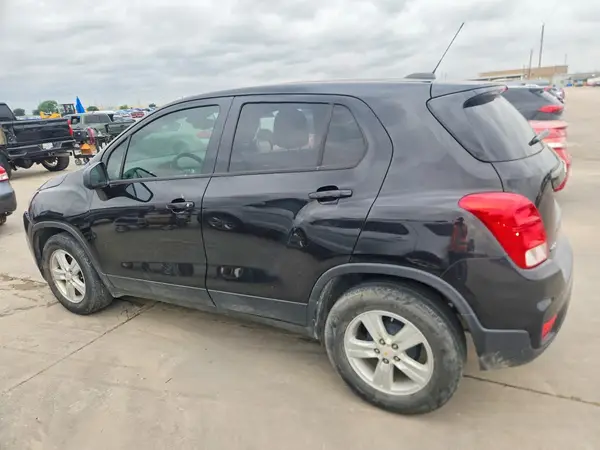 KL7CJKSB7LB041350 2020 CHEVROLET TRAX - Image 2